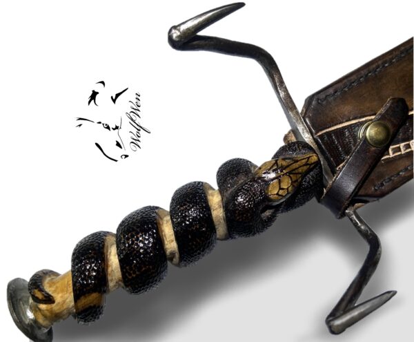 The Snake Fang Dagger (Crocs de serpent)