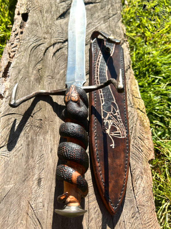 The Snake Fang Dagger (Crocs de serpent) – Image 4